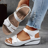 Sandales Blake confortables de Olyndra London, design élégant avec semelle souple, parfaites pour un style décontracté.