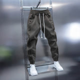 Pantalon de jogging Sebastian Milano de la marque Olyndra London, tissu confortable et coupe décontractée, vue de face.