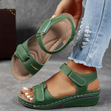 Sandales Blake confortables de la marque Olyndra London, avec semelle souple et design élégant, visibles en image.