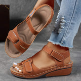 Sandales Blake confortables de Olyndra London, semelle souple, design élégant, idéales pour un style décontracté.