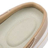 Mules sneakers BROOKVALE de la marque Olyndra London, chaussures décontractées en cuir avec semelle blanche.