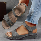 Sandales Blake Olyndra London, confortables, avec semelle en caoutchouc et straps en cuir, vues de côté.