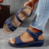 Sandales confortables Blake de Olyndra London, avec semelle souple et design élégant, vues en gros plan.