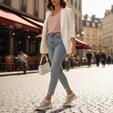 Panier d'air confortables pour femmes de la marque Olyndra London, montrant leur design léger et respirant.