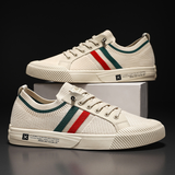 Chaussures de sport Olyndra London Riviera Sneakers en maille blanche avec semelle blanche, vue de face.