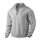 Sweat à capuche Olyndra London CAMDEN premium avec demi-zip, tissu doux et coupe décontractée, vue de l'avant.