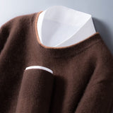 Pull en cachemire Westmere de Olyndra London, vue de face, doux et élégant, couleur neutre, texture fine et soyeuse.