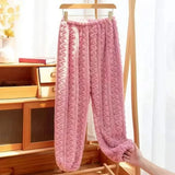 Pantalon doublé doux Olyndra London Glacier, pantalon chaud et confortable en tissu épais, vue de face sur fond neutre.