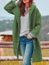 Manteau de printemps décontracté pour femme SINIKKA de la marque Olyndra London, porté en extérieur, coupe confortable et élégante