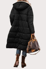 Manteau double face NOA de Olyndra London, vue de face, en tissu élégant avec doublure visible, style moderne et sophistiqué.